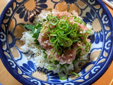 ごま油プラスで美味しい！ねぎとろ丼